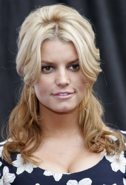 jessica simpson hairstyle. hairstyles of jessica
