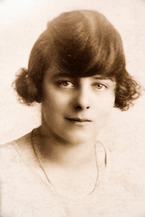 Pancake Makeup on 1920s Haircuts For Women